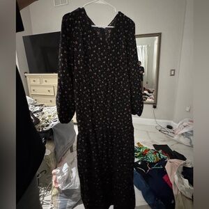 Casual Black V-Neck Sundress with Bishop Sleeves
